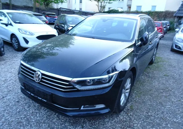 volkswagen passat Volkswagen Passat cena 55900 przebieg: 181000, rok produkcji 2016 z Pyzdry